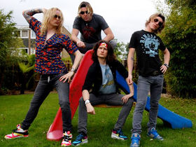 Justin Hawkins names new band Hot Leg, sounds like The Darkness